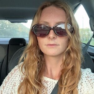 Meet your Posher, Leah